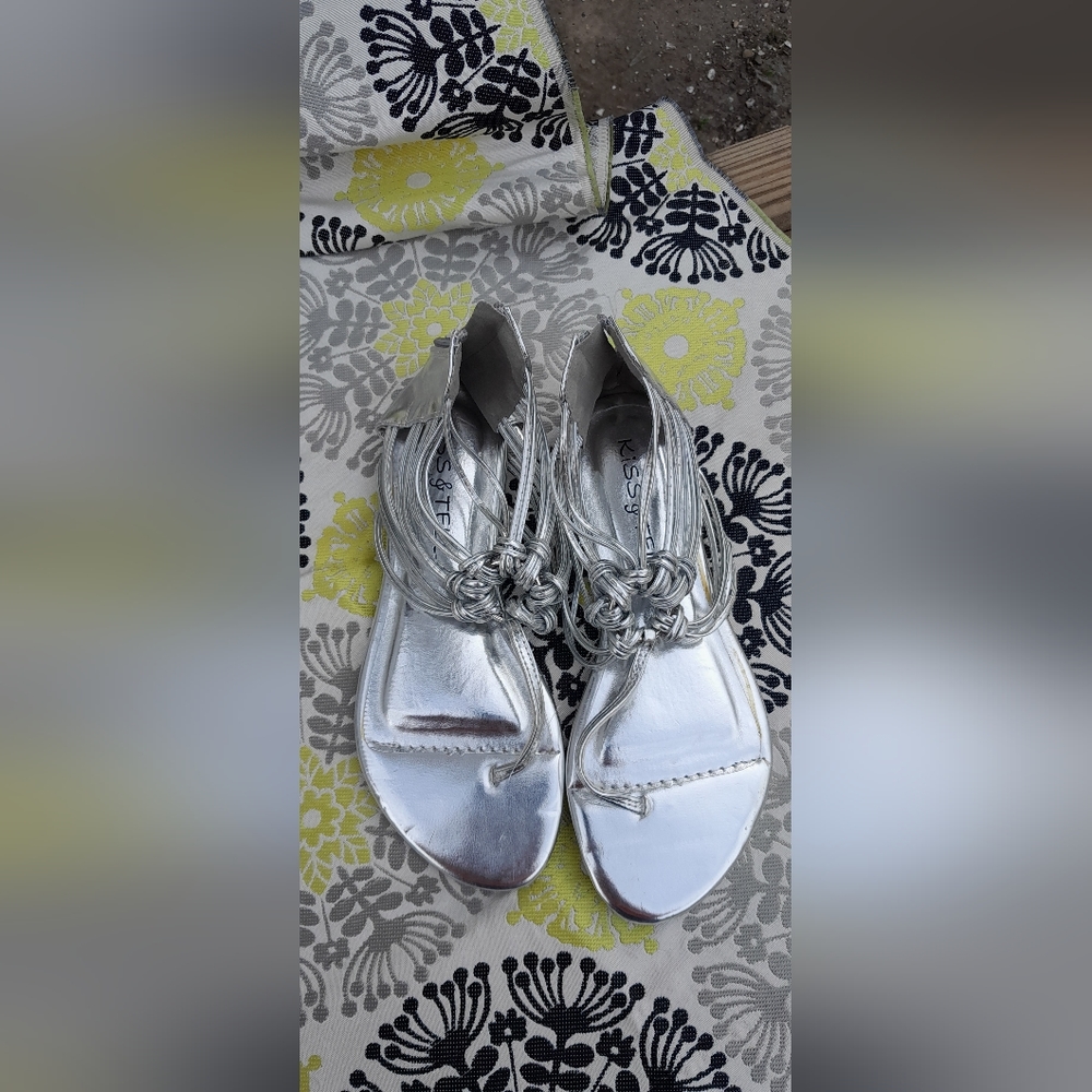 Kiss and tell🍀sliver 6 1/2 sandals women